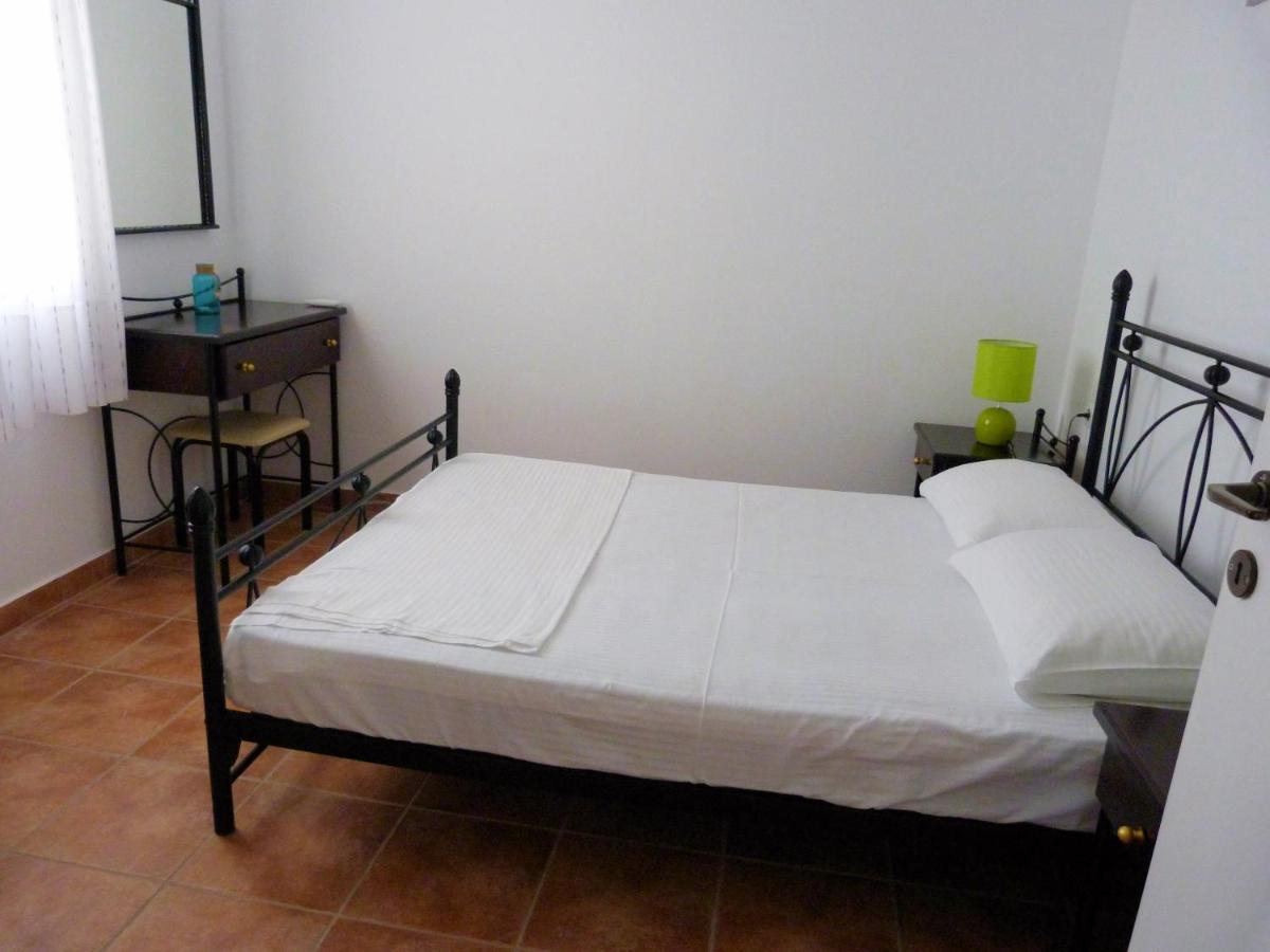 Ioli Apartments Alopronia Buitenkant foto